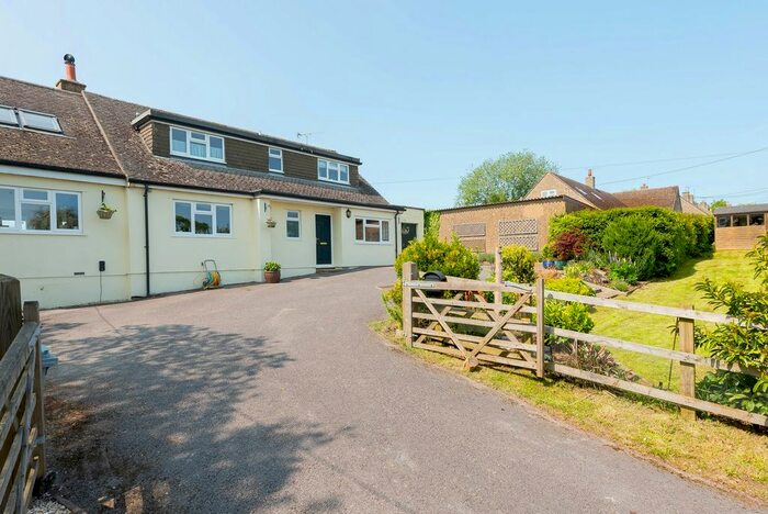 5 Bedroom Detached Bungalow To Rent In The Ridings, Witney, Oxfordshire, OX29