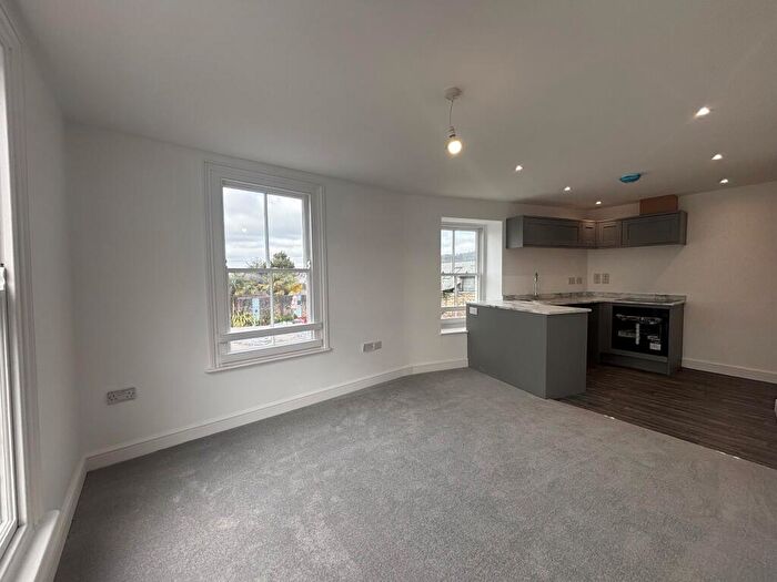 1 Bedroom Apartment To Rent In New Street, Honiton, EX14