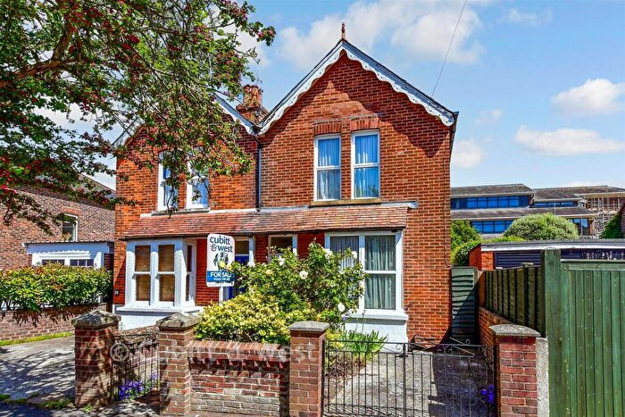 3 Bedroom Semi-Detached House For Sale In Canal Place, Chichester, West Sussex, PO19