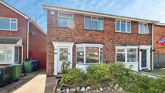 3 Bedroom Semi-Detached House To Rent In Ferndown Drive, Immingham, DN40