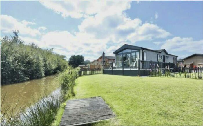 2 Bedroom Lodge For Sale In Southfields, Lindholm Lakes, Epworth, DN9