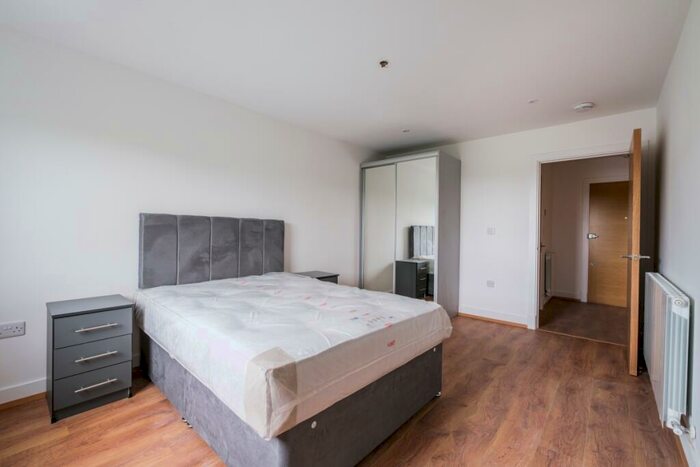 2 Bedroom Apartment To Rent In Well Farm Road Whyteleafe, CR3