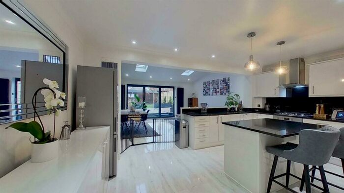 3 Bedroom Semi-Detached House To Rent In Elgar Grove, Browns Wood, MK7