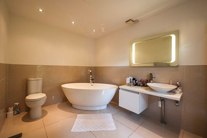 5 Bedroom Detached House For Sale In Boscundle Close, St Austell, PL25