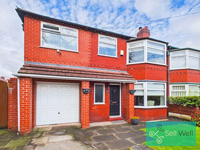 4 Bedroom Semi-Detached House For Sale In Westwood Drive, Swinton, Manchester, M27