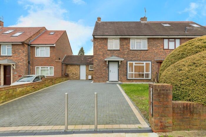 3 Bedroom Semi-Detached House To Rent In Kingsgate Avenue, London, N3