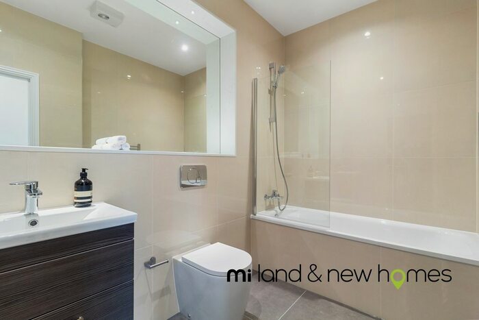 1 Bedroom Flat For Sale In London Road, Langley, Slough, SL3