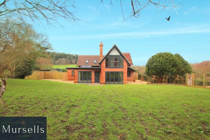4 Bedroom Cottage For Sale In Poole Road, Sturminster Marshall, Wimborne, BH21