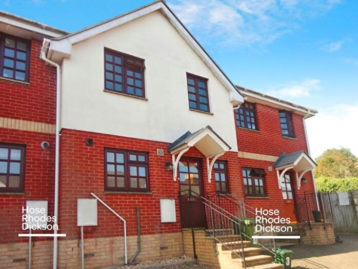 3 Bedroom Semi-Detached House To Rent In Hunnyhill, Newport, Isle Of Wight, PO30