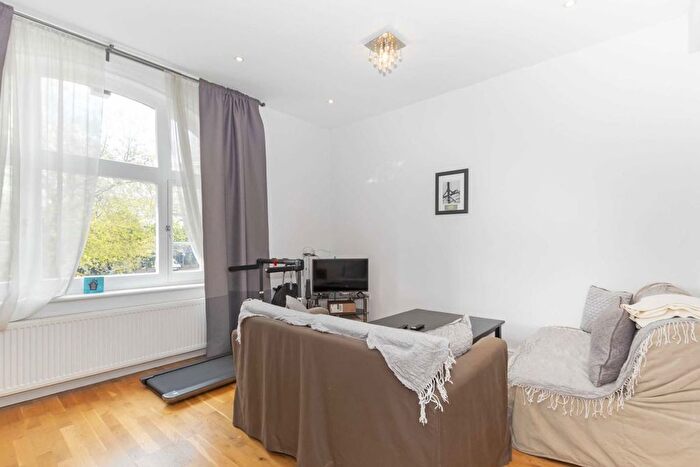 1 Bedroom Flat To Rent In Uxbridge Road, London, W12