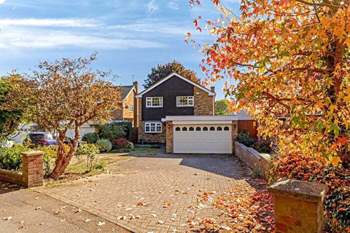 4 Bedroom Detached House For Sale In Falstaff Gardens, St. Albans, AL1
