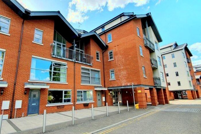 3 Bedroom Flat To Rent In Rotary Way, Colchester, CO3