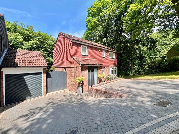 4 Bedroom Detached House For Sale In Hurst Hill, Walderslade, ME5