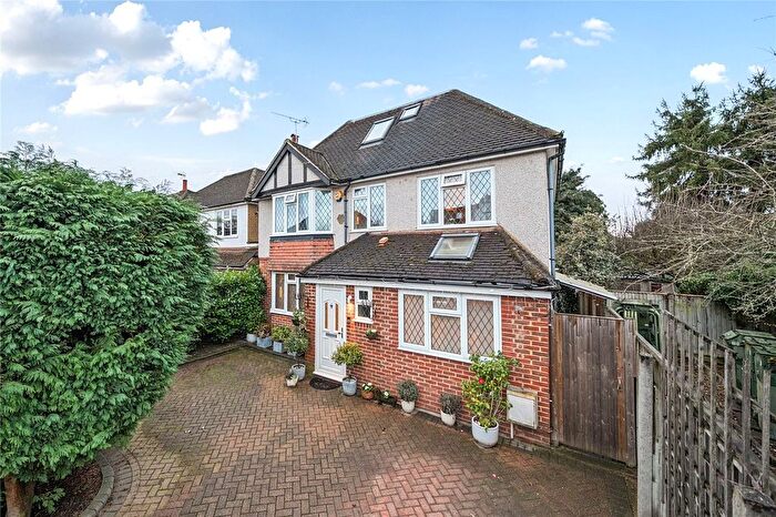4 Bedroom Detached House For Sale In Greenwood Road, Thames Ditton, KT7