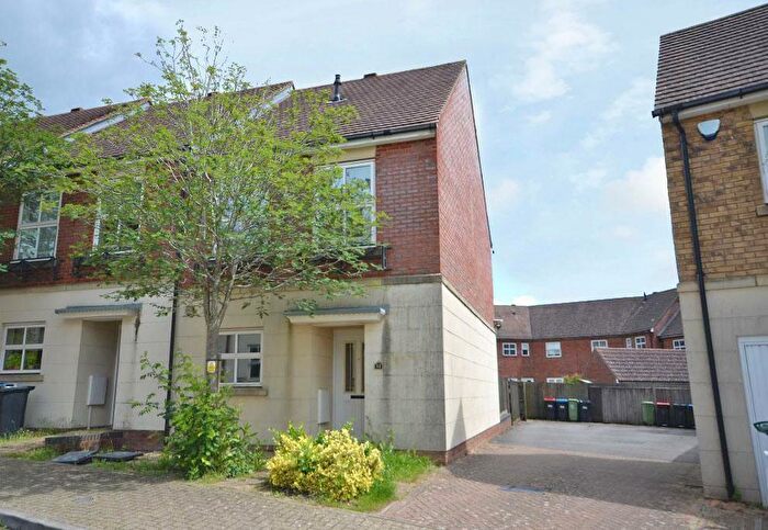 3 Bedroom End Of Terrace House To Rent In Frampton Grove, Westcroft, Milton Keynes, Buckinghamshire, MK4