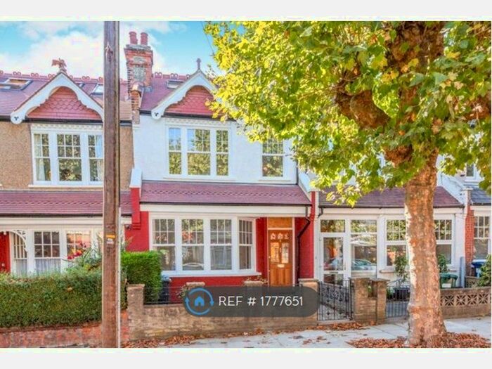 4 Bedroom Terraced House To Rent In St. John's Avenue, London, N11