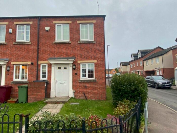 2 Bedroom Town House To Rent In Carr Vale Road, Bolsover, S44