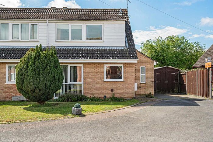 3 Bedroom Semi Detached House For Sale In Drinkwater Close, Newmarket, CB8