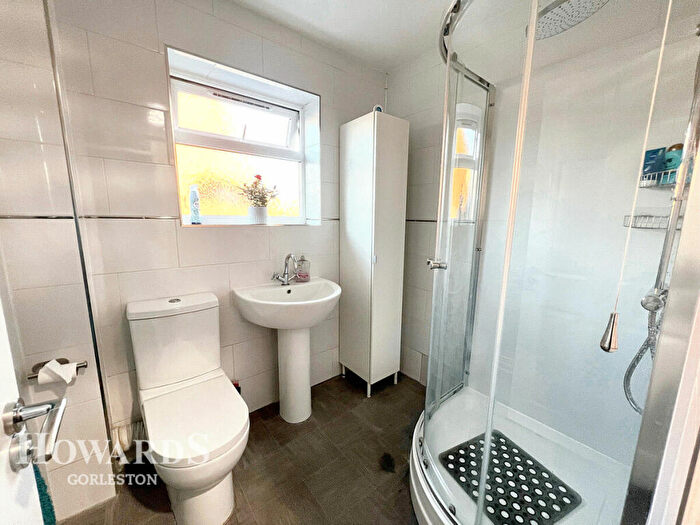 2 Bedroom Semi-Detached Bungalow For Sale In Flowerday Close, Hopton, NR31