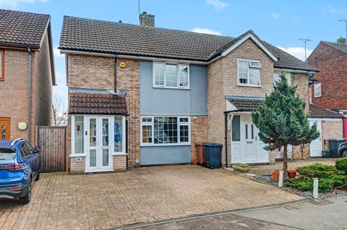 3 Bedroom Semi Detached House For Sale In Canuden Road, Chelmsford, CM1