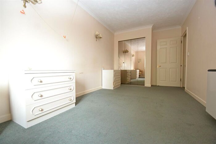 1 Bedroom Flat To Rent In Rosemary Lane, Horley, RH6