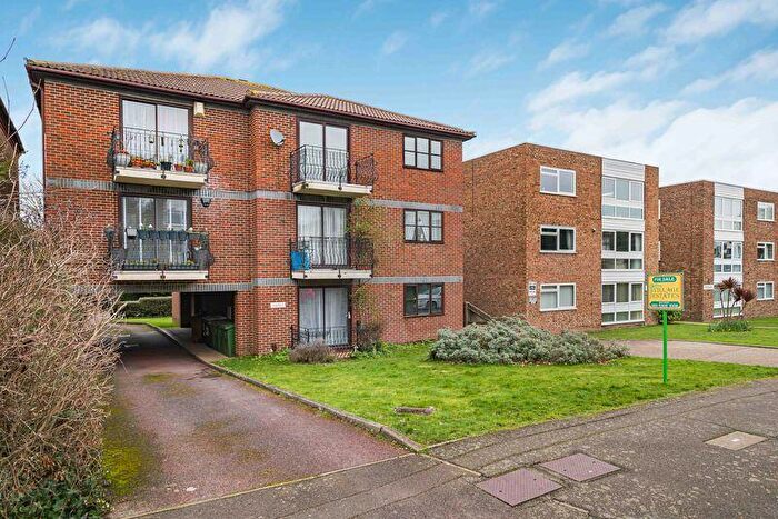 2 Bedroom Flat For Sale In Rosefield, The Park, Sidcup, DA14