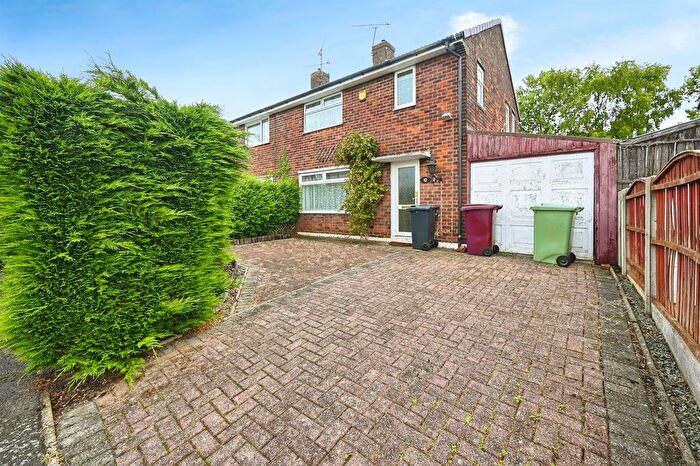 3 Bedroom Semi-Detached House For Sale In Heather Avenue, Heath, Chesterfield, S44