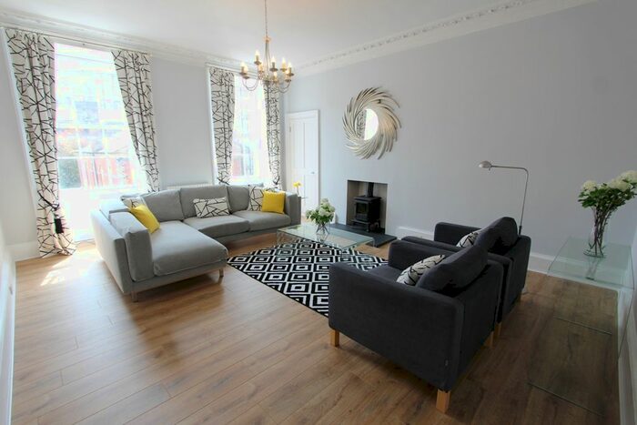 2 Bedroom Flat To Rent In St. Stephen Street, Edinburgh, EH3