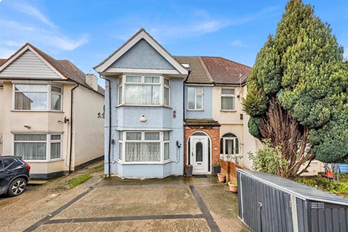 4 Bedroom Semi Detached House For Sale In North Circular Road, London, NW10