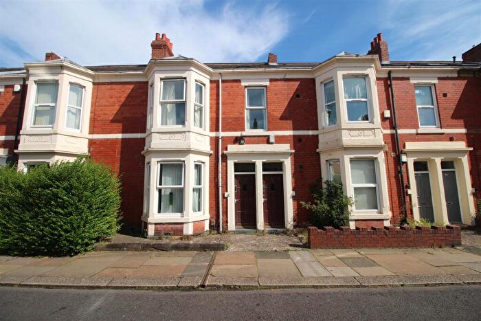 4 Bedroom Maisonette To Rent In Hazelwood Avenue, Jesmond, Newcastle Upon Tyne, NE2