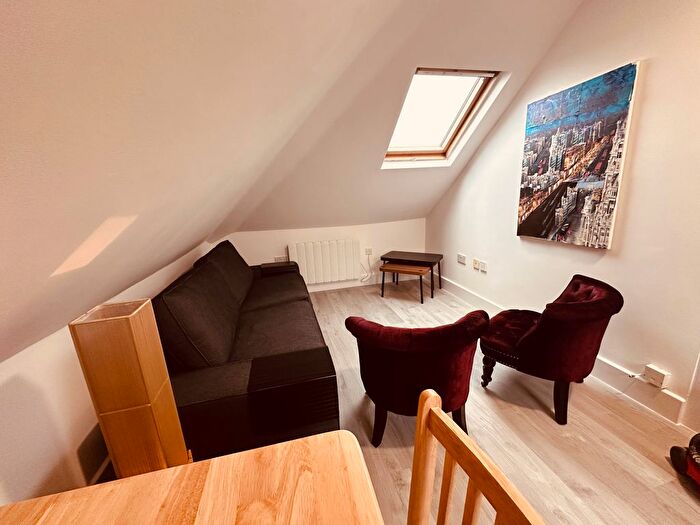 2 Bedroom Flat To Rent In Belmont Road, London, N15