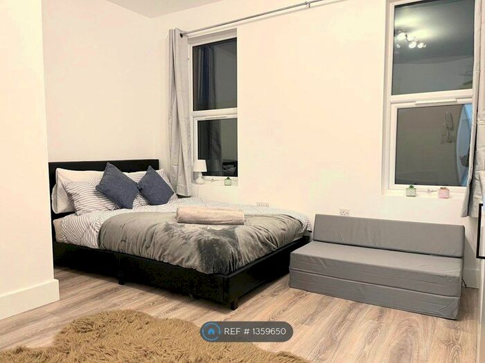 Studio To Rent In Star Lane, Orpington, BR5