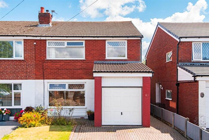 3 Bedroom Semi-Detached House For Sale In Western Drive, Leyland, PR25
