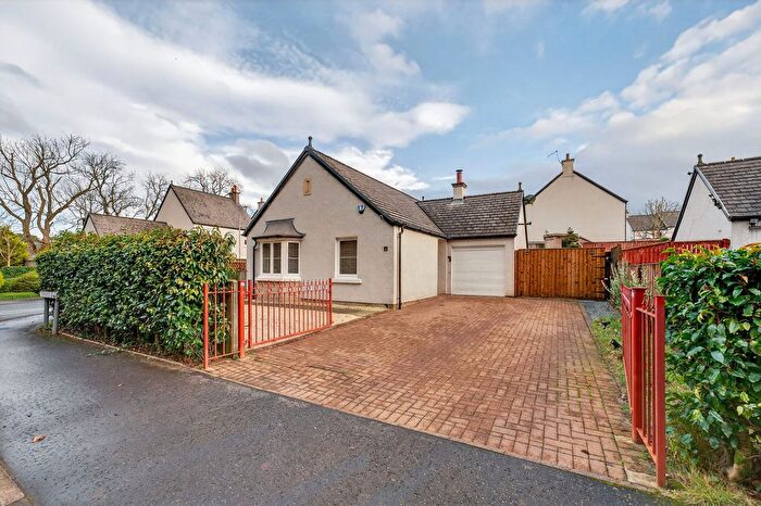 2 Bedroom Detached Bungalow For Sale In Townend Brae, Symington, KA1
