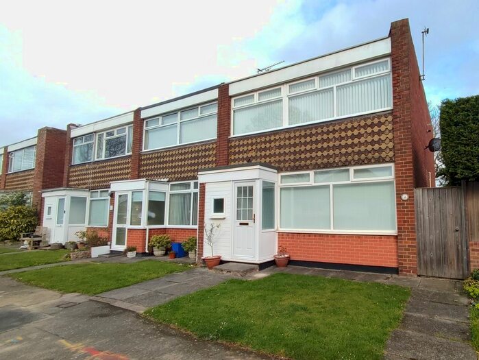 3 Bedroom Terraced House To Rent In Luton Court, Broadstairs, CT10