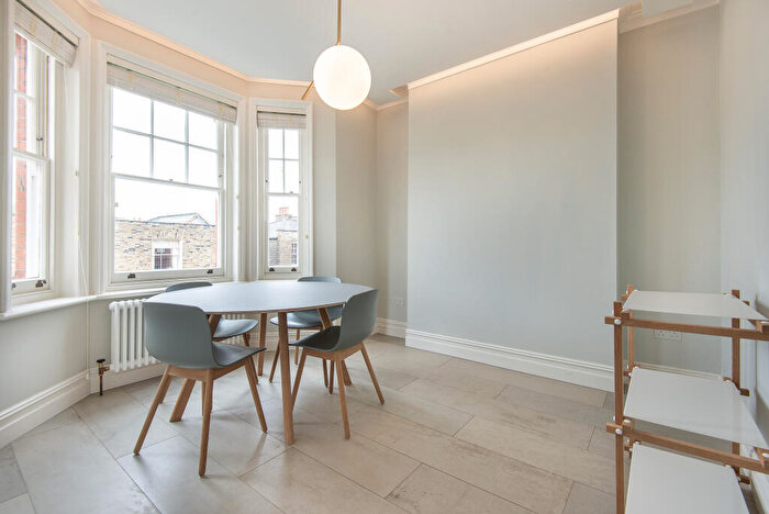 2 Bedroom Flat For Sale In Park Walk, London, SW10