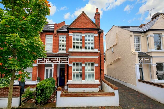 4 Bedroom Semi-Detached House To Rent In Brookfield Road, Chiswick, London, Uk, W4