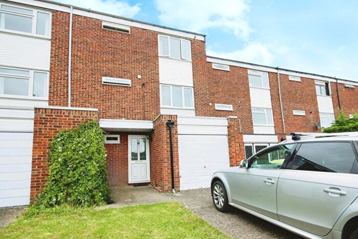 6 Bedroom Town House To Rent In St Audreys Close, Hatfield, AL10