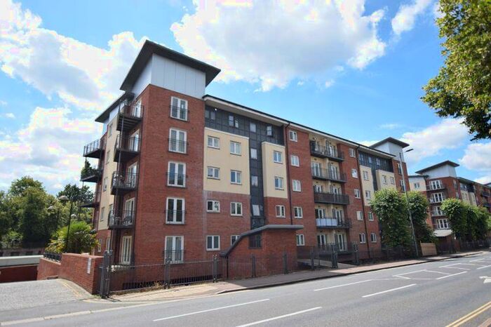 2 Bedroom Apartment To Rent In New North Road, Exeter, EX4
