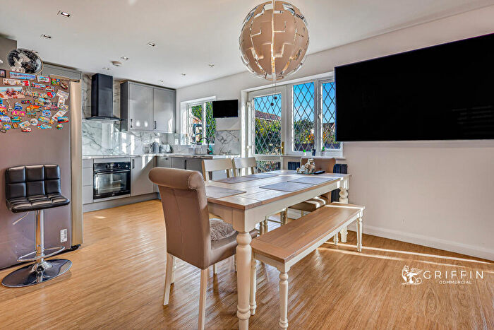 3 Bedroom Detached House For Sale In Sedge Court, Thurrock Park, Grays, RM17