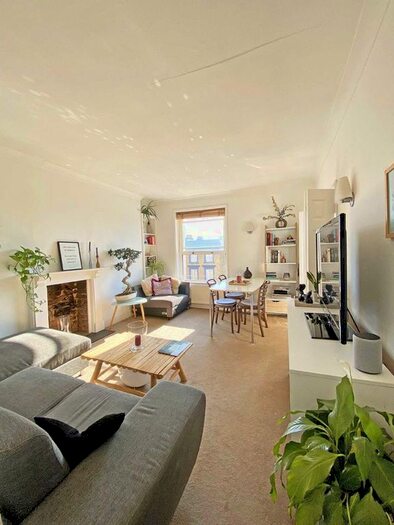 2 Bedroom Flat To Rent In Ladbroke Grove, London W10