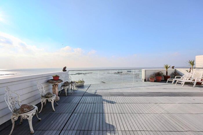 3 Bedroom Flat For Sale In The Leas, Westcliff-On-Sea, SS0