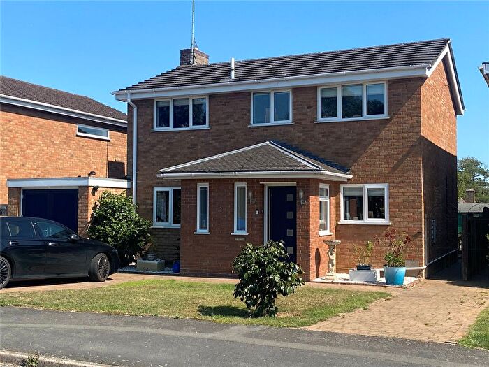 4 Bedroom Detached House For Sale In High Stack, Long Buckby, Northamptonshire, NN6
