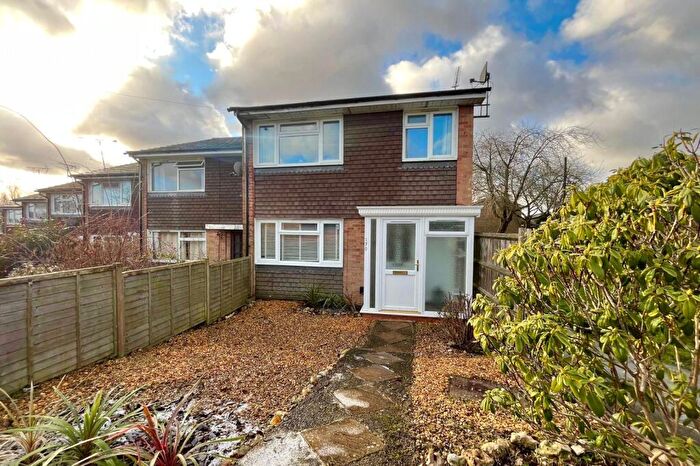 3 Bedroom End Of Terrace House For Sale In Brougham Place, Farnham, GU9