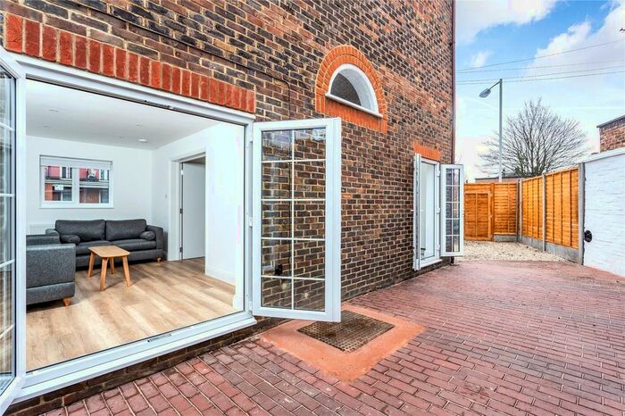 4 Bedroom Terraced House To Rent In Queens Terrace, Cephas Street, E1