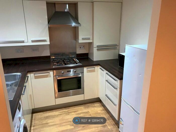 2 Bedroom Flat To Rent In Reed Close, Farnworth, Bolton BL4