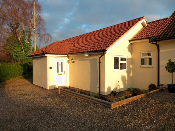 2 Bedroom Bungalow To Rent In Church Road, Clehonger, Hereford, HR2