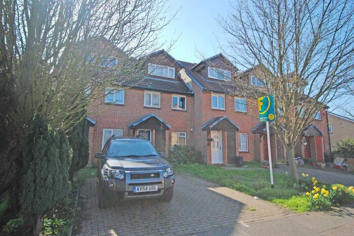 2 Bedroom Property To Rent In Colliers Wood, Colliers Wood, London, SW19