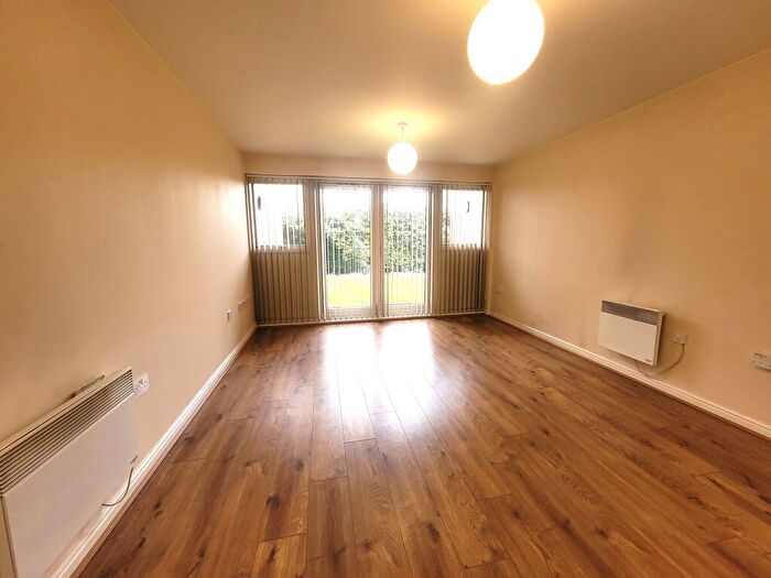 2 Bedroom Apartment To Rent In Hawkes Close, Langley, Slough, SL3