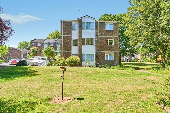 1 Bedroom Apartment To Rent In Beard Road, Kingston, KT2